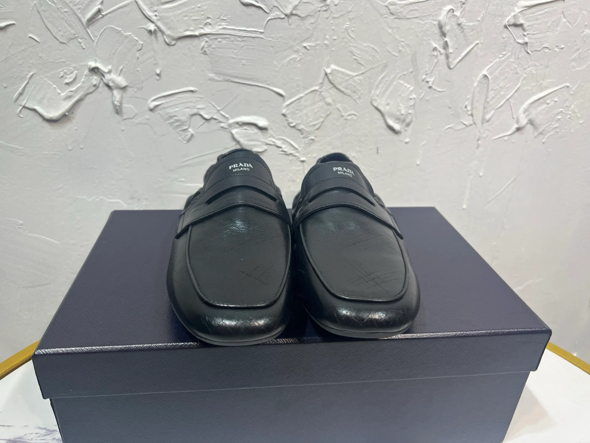 P780 prada derby2025 spring and autumn latest Prada one-legged retro men's loafers, Shuffle hollowed-out men's shoes, upper cowhide, lining and foot cowhide, rubber sole, black and brown 2-color original packaging Code number: 39-46